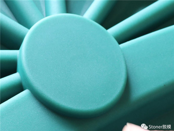 使用Stoner TraSys RotoFlow改善了產(chǎn)品質(zhì)量，提供了沒有針孔的光滑表面！